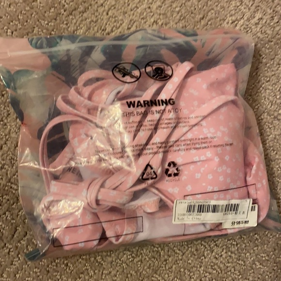 NWOT Pink Floral Bikini Set (includes bottom) - Picture 5 of 5